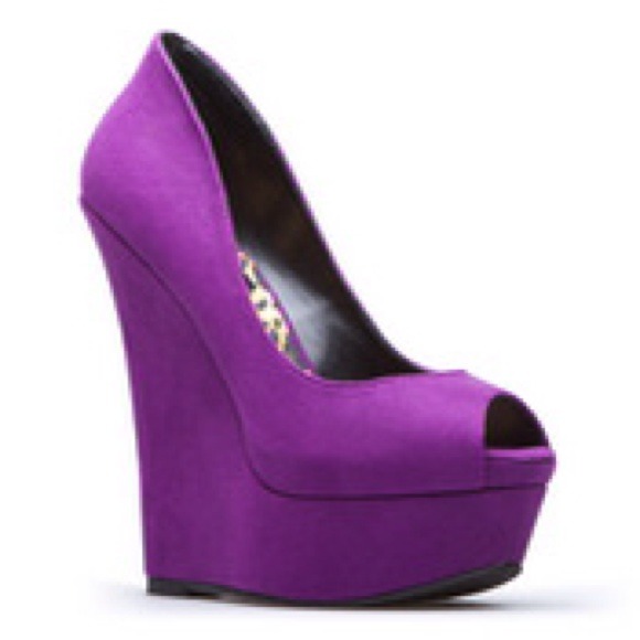 Reserved for @iwanturstuff Wedge heels