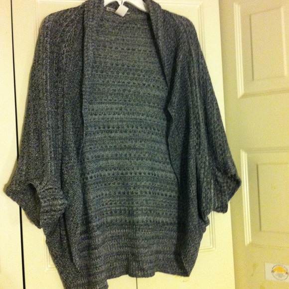 🔴👊SOLD👊🔴Plus Size Gray Sweater