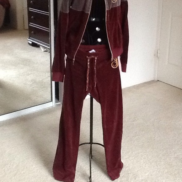 Juicy velour hoodie and sweat pants set - Picture 2 of 4