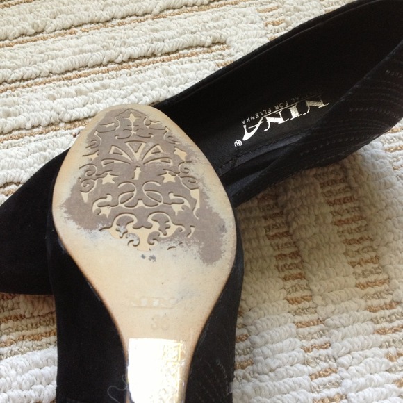 Shoes - Picture 4 of 4