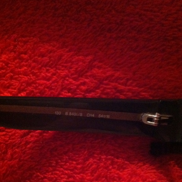 BURBERRY SUN GLASSES (authentic) - Picture 3 of 4