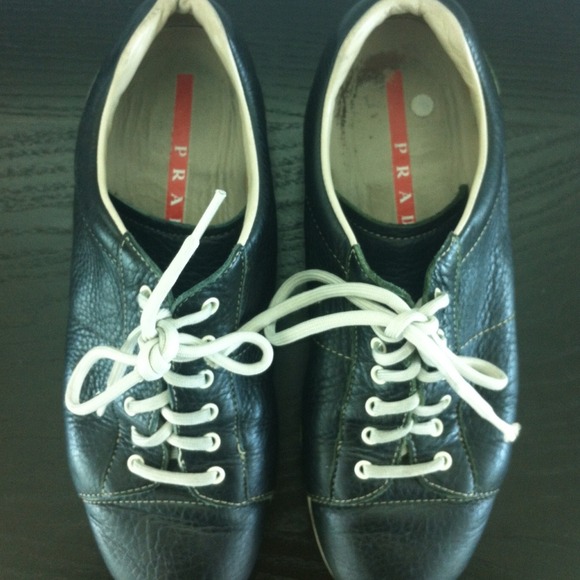 Prada Lace-Up Black leather sports shoes !