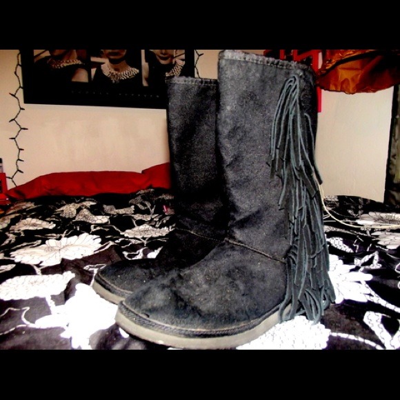 Steve Madden fringe boots