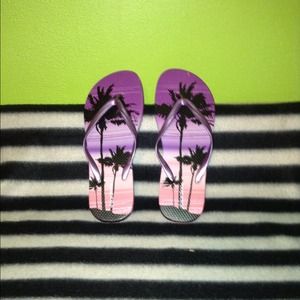 🌴Xhilaraton Palm Tree Flip Flops🌴