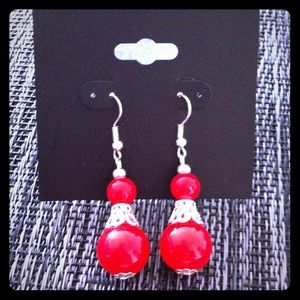 Red Beads Earring. NWT