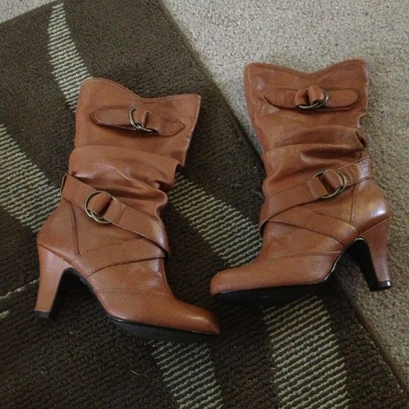 Leather tan color boots bought from Bakers - Picture 2 of 3