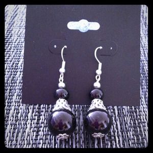 Black Beads Earring. NWT