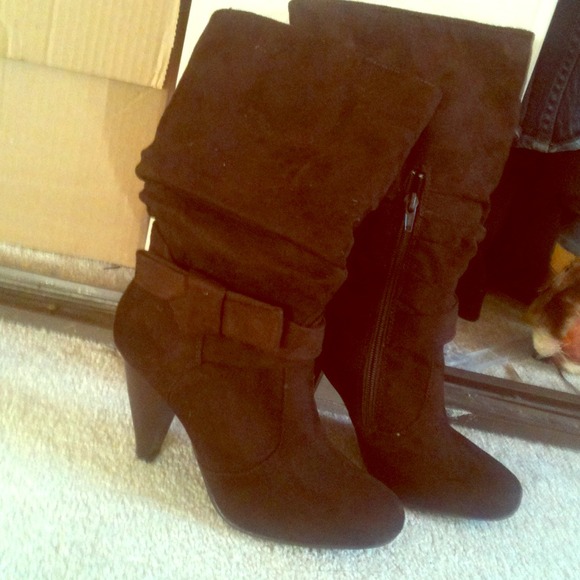 never worn before, brown boots
