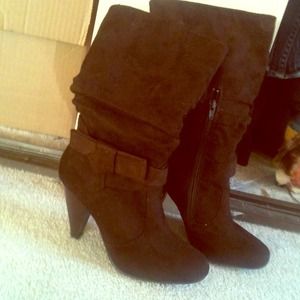 never worn before, brown boots