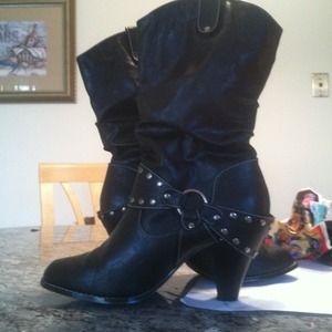 Black boots 9.5 RESERVED for @bratymom