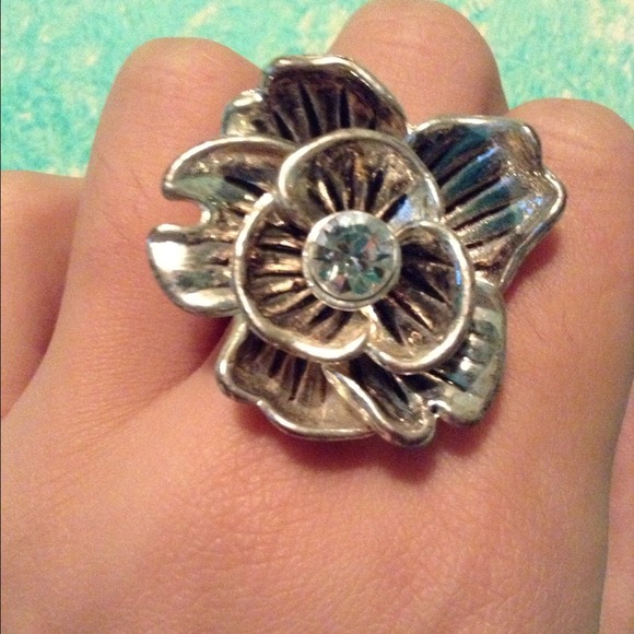 Diamond Flower Stretch Ring
