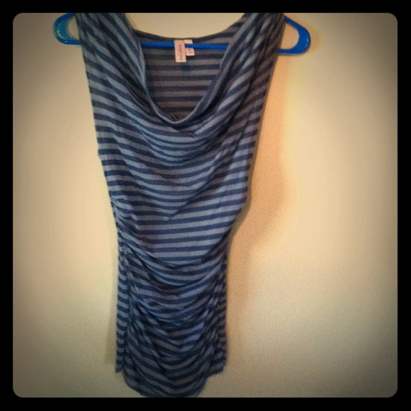 Grey stripe top.