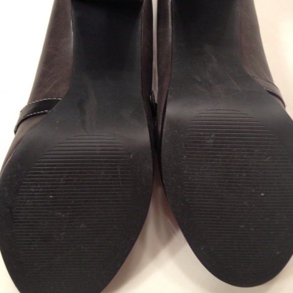 Sold - Picture 3 of 3