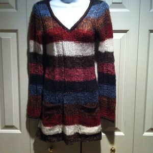 Very cute long sweater with pockets