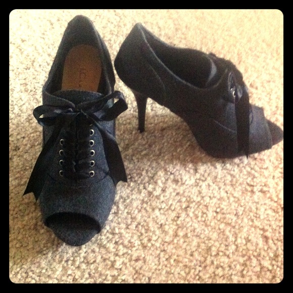 Lauren Conrad lace up wool booties