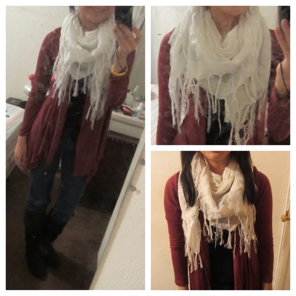 🔴SOLD IN BUNDLE!🔴White Scarf 💋