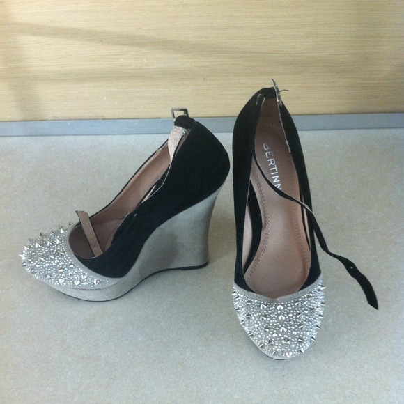 Two Tone spikes platform wedge
