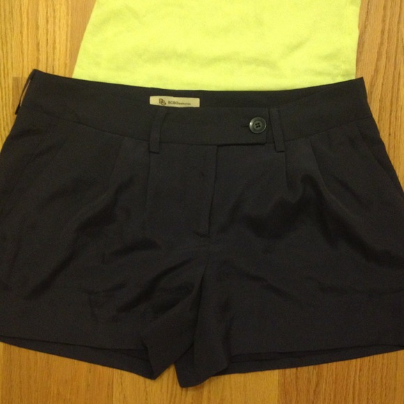 SOLD!! Navy BCBG shorts - Picture 2 of 4