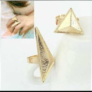Geometric ring set in gold