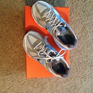 Women's air Pegasus Nike fitsole tennis shoes