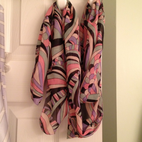 Multicolored scarf - Picture 1 of 2