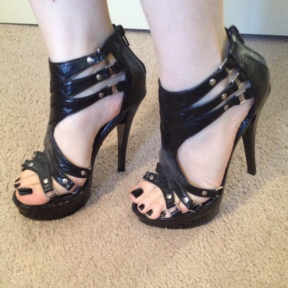 SOLD!!! Reduced Black stilettos