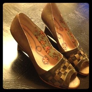 SOLD - Wedge Peep-toe Checkered  Shoes.