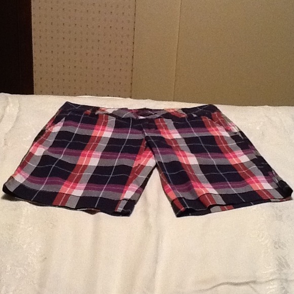 🙅SOLD🙅NWT Stretch Arizona Bermuda Short💥💥