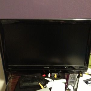 Toshiba tv works perfect ! Hardly used !