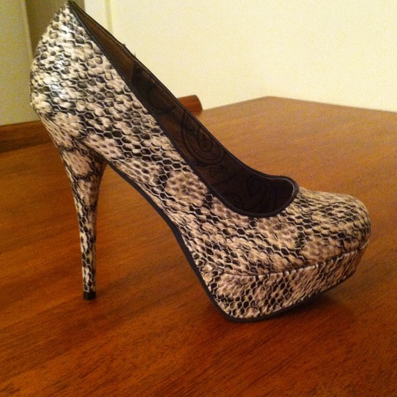 Never worn! 5" heels! Yummy, these are so sexy!