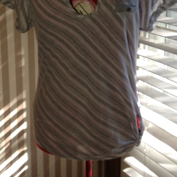 Cute striped faux pocket - Picture 2 of 3