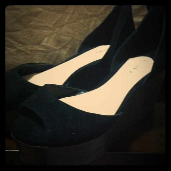 Gianni Bini black pumps