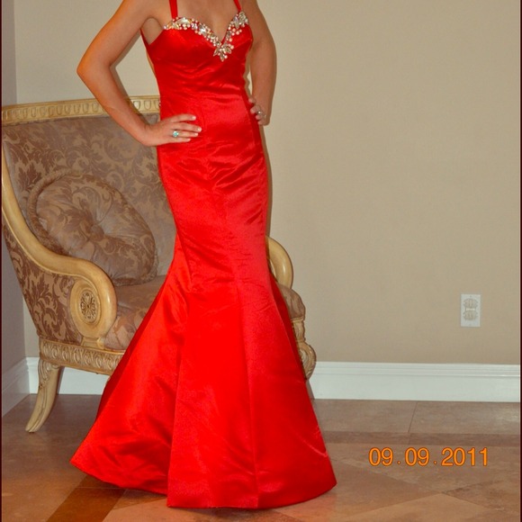 Sherri hill Dresses & Skirts - Sherri hill red evening dress, size 6