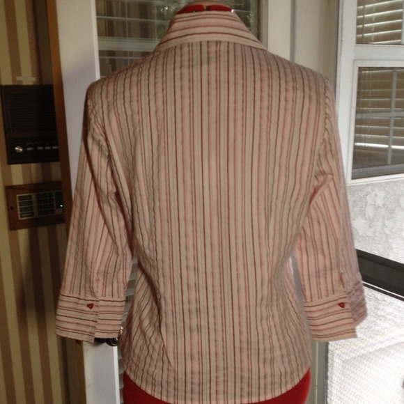 Top - Picture 2 of 2