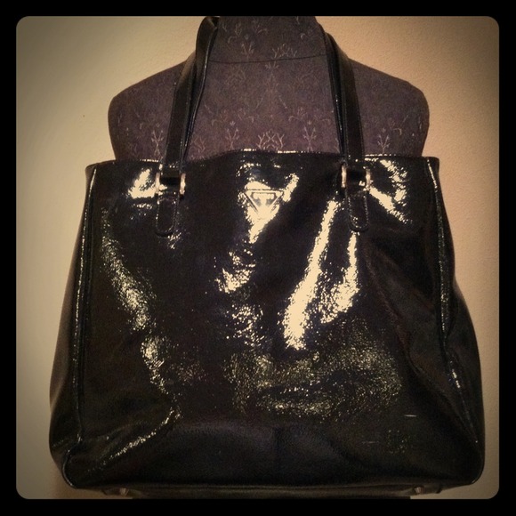 Guess Handbags - RESERVED GUESS Black Patent Handbag & Walllet