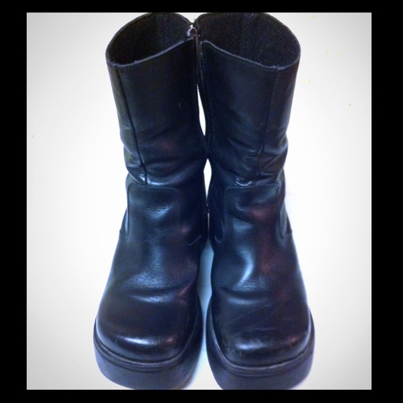🌟🌟 REDUCED🌟🌟SIZE 7.5 BLACK STEVE MADDEN BOOTS.