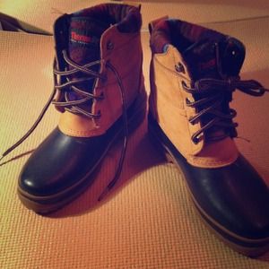 Rain/winter insulated boots size 8