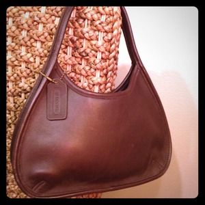 Vintage Coach Leather Shoulder Bag-Brown.  Beauty!