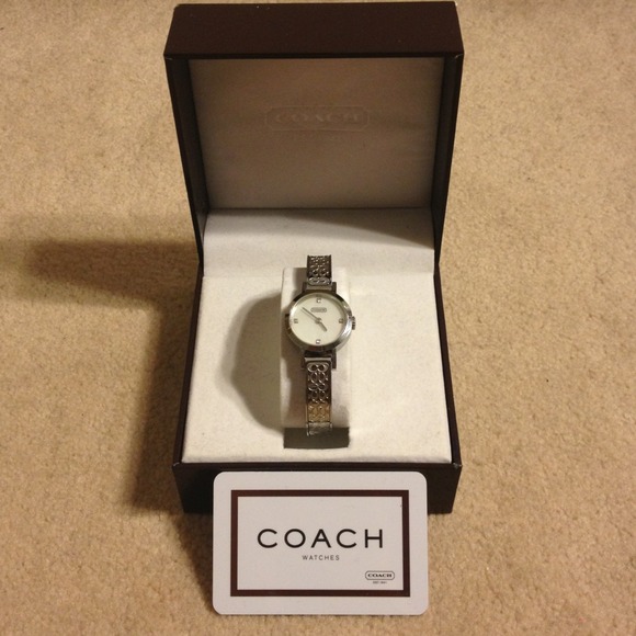 COACH STUDIO ROUND SIGNATURE ETCHED BANGLE WATCH - Picture 2 of 3