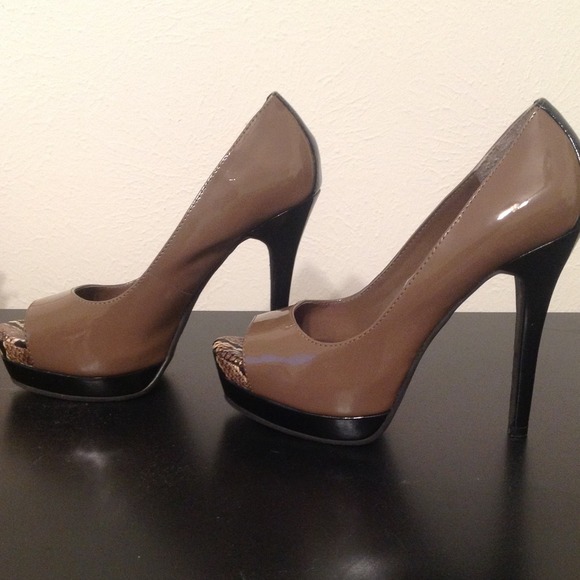 Jessica Simpson Pump.      💢💢RESERVED for @sammi