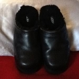 ***Reserved for So4reel***Black UGG clogs