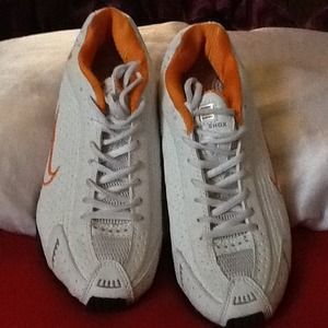 Nike sneaker white and orange