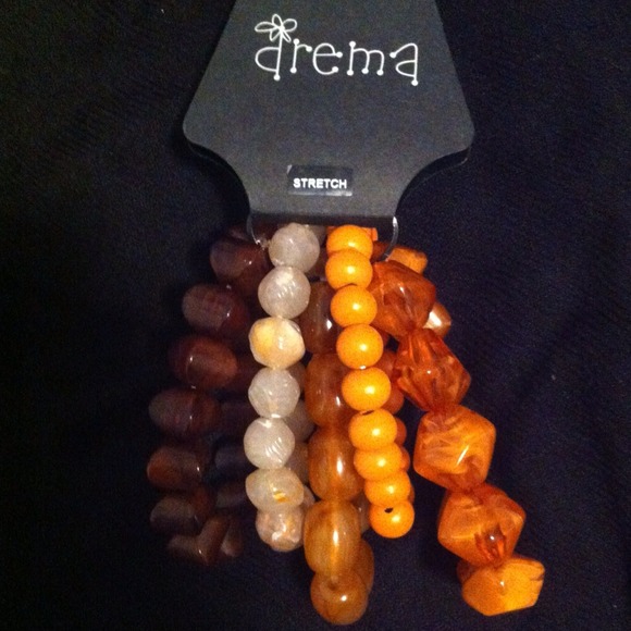 SOLD 🎀Costume Bracelets Set