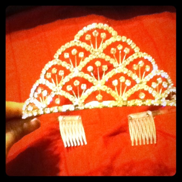 💢💢SOLD💢💢✨✨Beautiful Silver Tiara✨✨