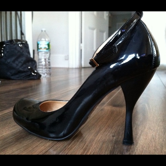 *•REDUCED!•* Cute & comfy black heels, worn once!