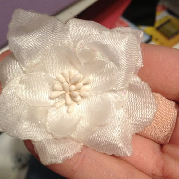 White flower hair clip