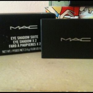 M.A.C Duo Eyeshadow in Counterparts.