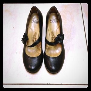 *Reduced* Sofft Vercelli Blk Lthr Mary Janes Sz 7