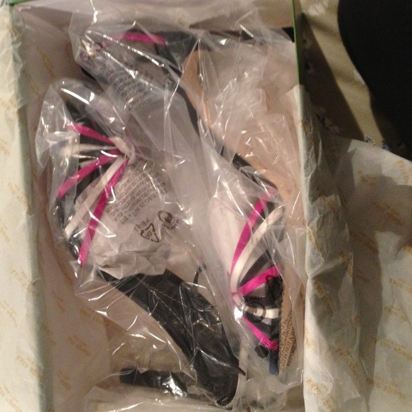 Sale! Authentic KATE SPADE NWT Perfect 4 Spring 💟 - Picture 4 of 4