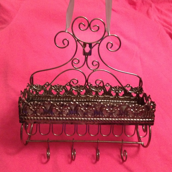 Jewelry holder by Claire's